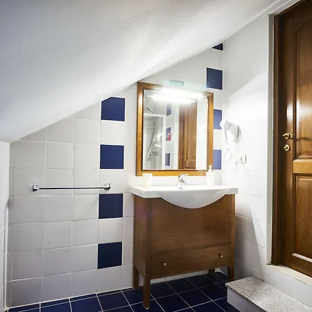 Apartment Cozy Attic V